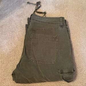 American Eagle Bootcut Cargo Pants Size 8R
